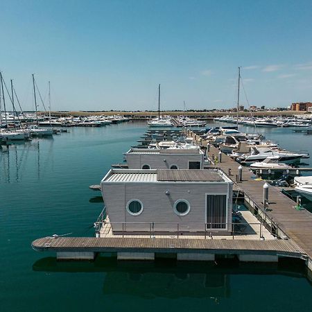 Marina Del Gargano Houseboat Hotel Манфредония Екстериор снимка