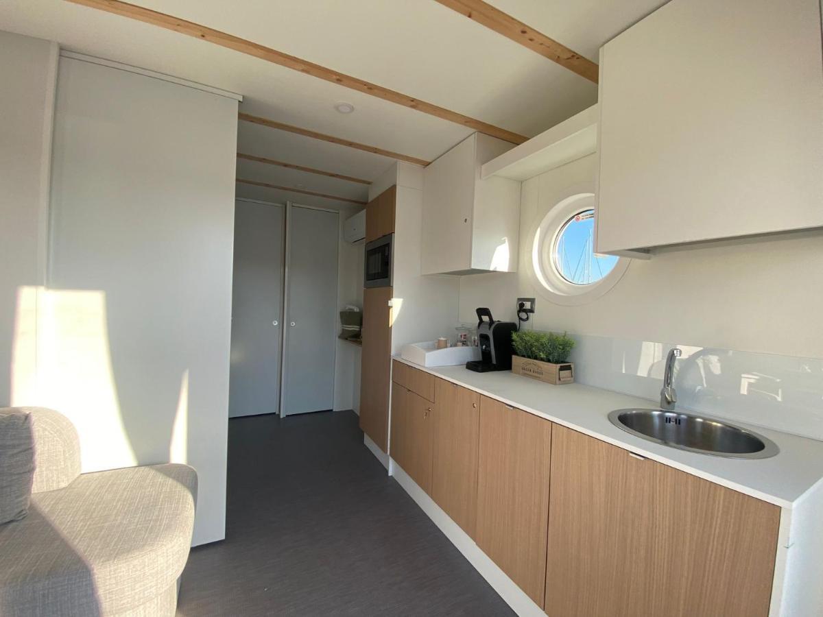 Marina Del Gargano Houseboat Hotel Манфредония Екстериор снимка