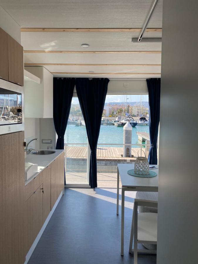 Marina Del Gargano Houseboat Hotel Манфредония Екстериор снимка
