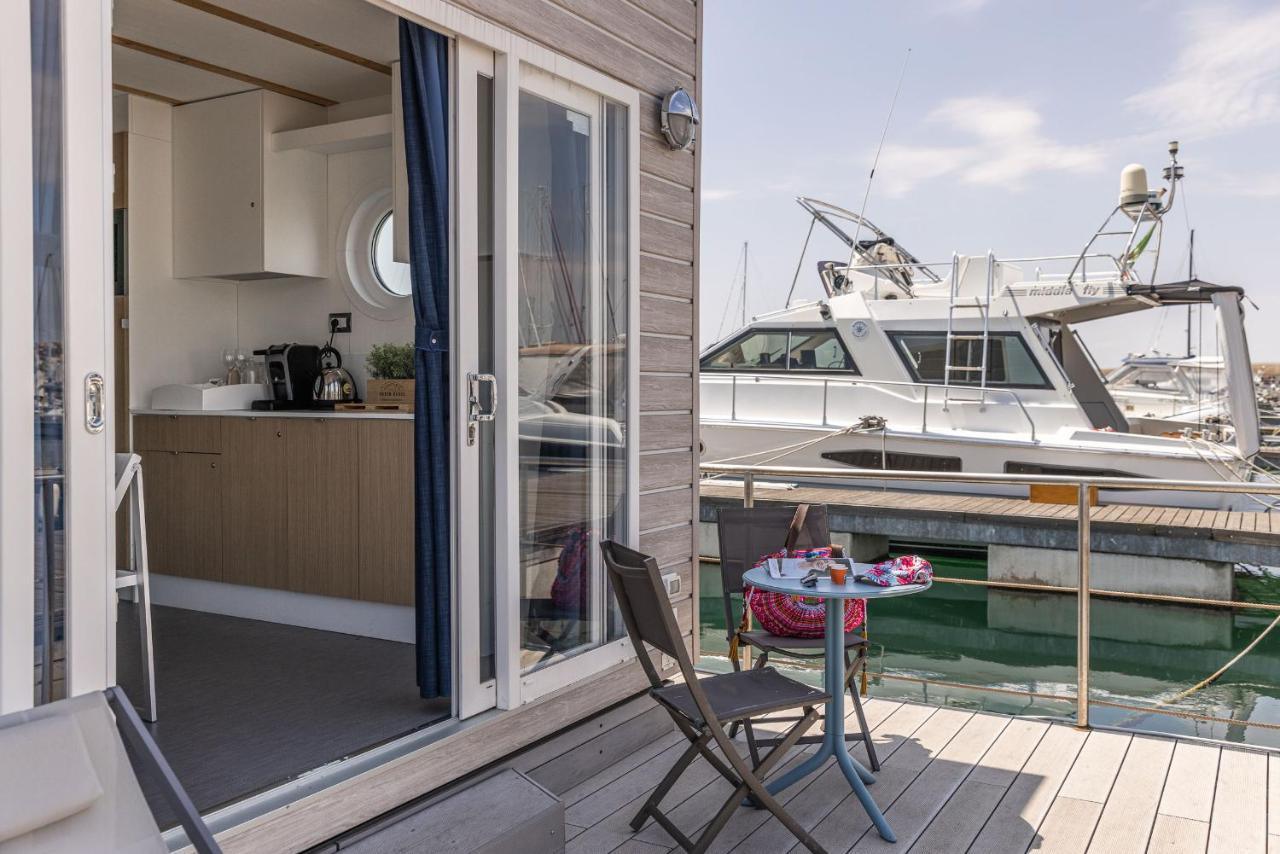 Marina Del Gargano Houseboat Hotel Манфредония Екстериор снимка