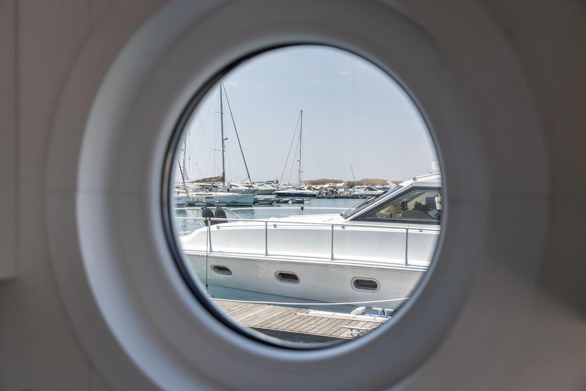 Marina Del Gargano Houseboat Hotel Манфредония Екстериор снимка